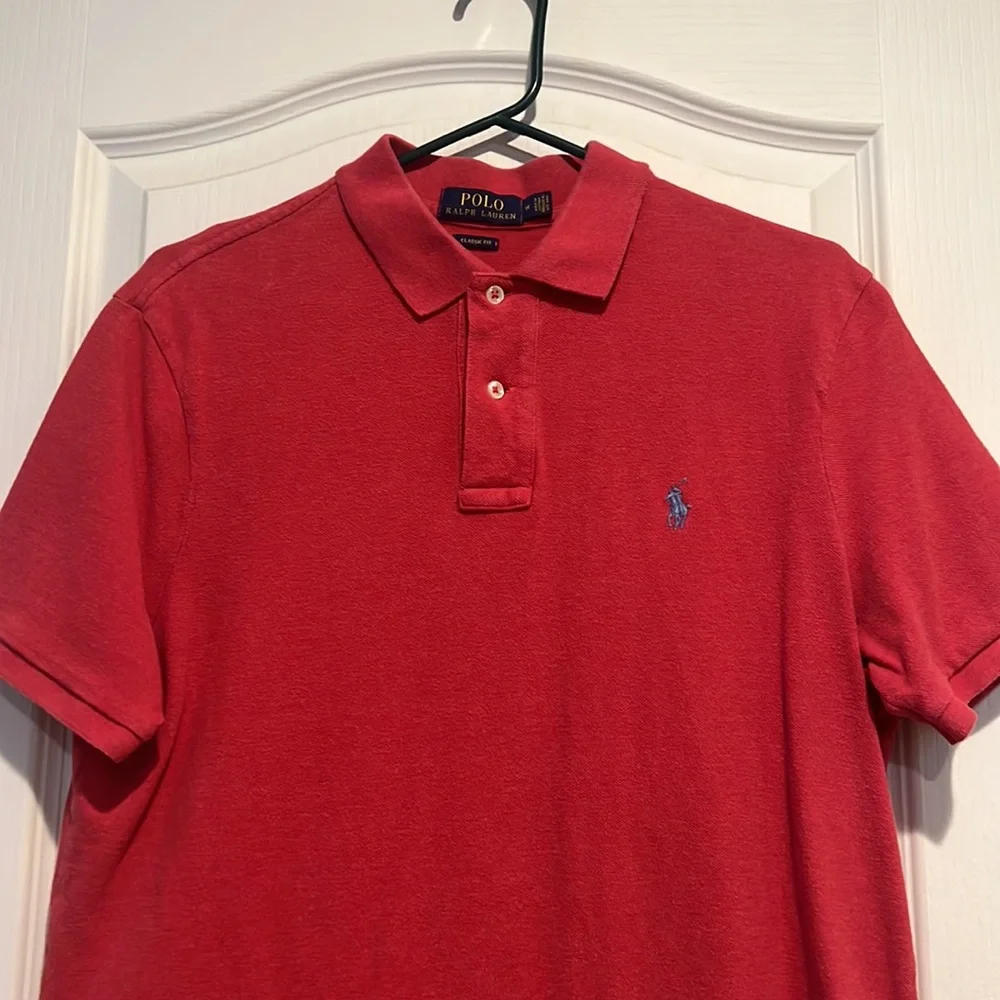 Polo by Ralph Lauren Classic Fit Size Medium in a pique textured fabric